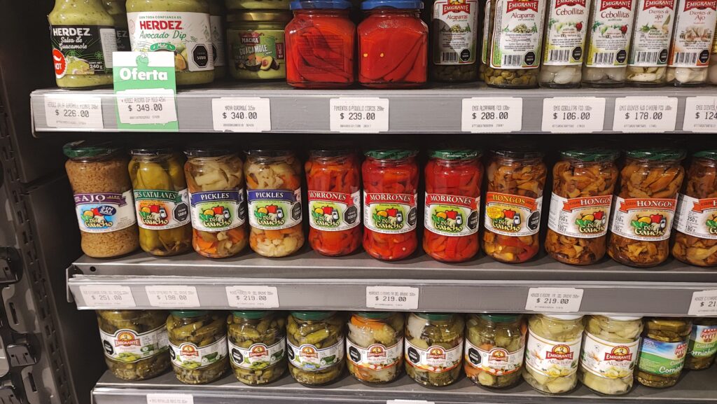 モンテビデオのスーパーの価格表示。ウルグアイ・ペソ建て。