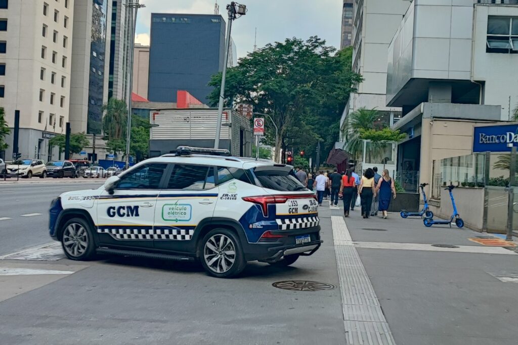 サンパウロのパウリスタ通り。警察官が多数配置されている。